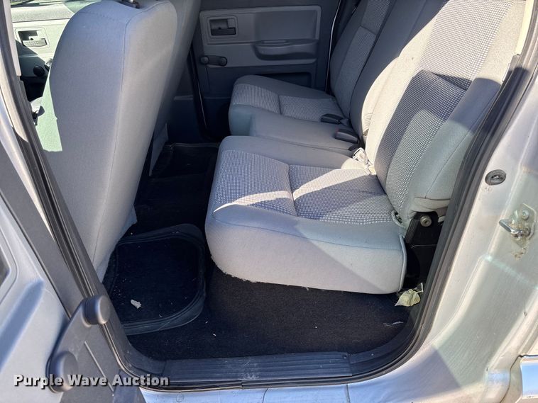 image for item EV3213 2010 Dodge Dakota Crew Cab pickup truck