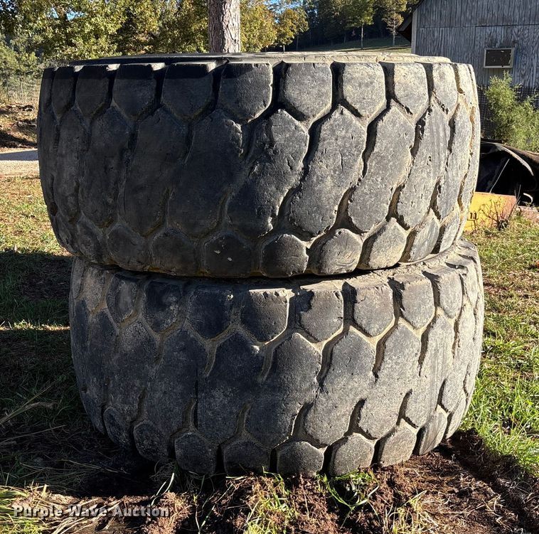 image for item EV3214 (4) Yokohama 29.5R25 tires