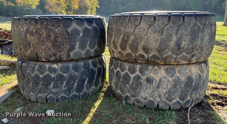 image for item EV3214 (4) Yokohama 29.5R25 tires