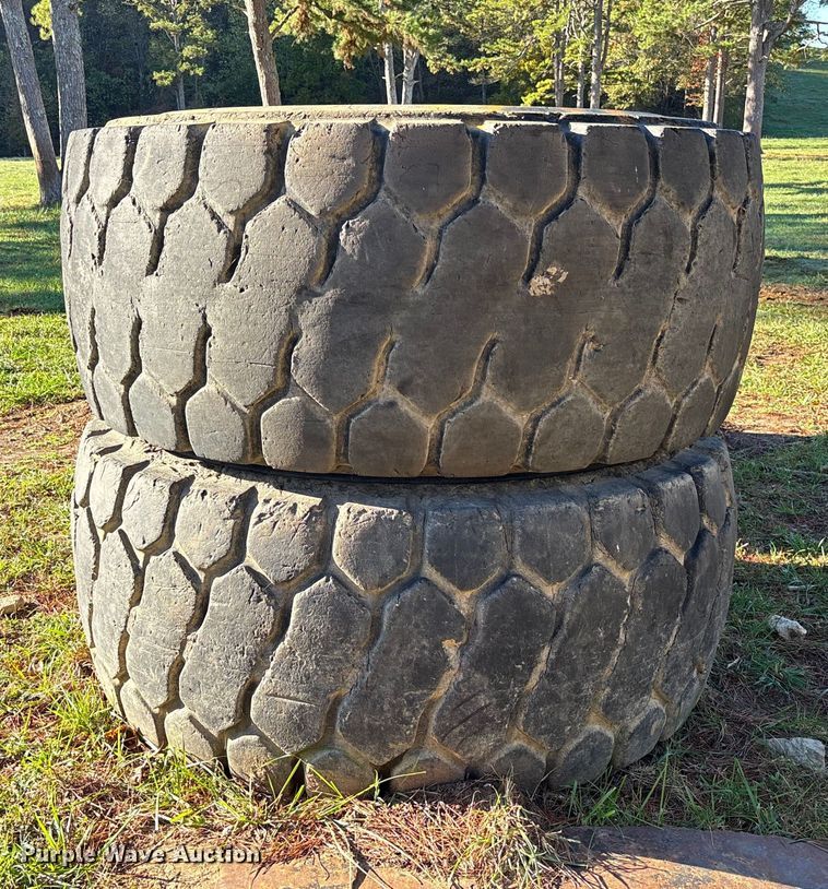 image for item EV3214 (4) Yokohama 29.5R25 tires