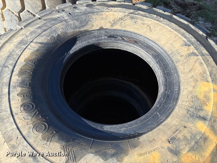 image for item EV3214 (4) Yokohama 29.5R25 tires