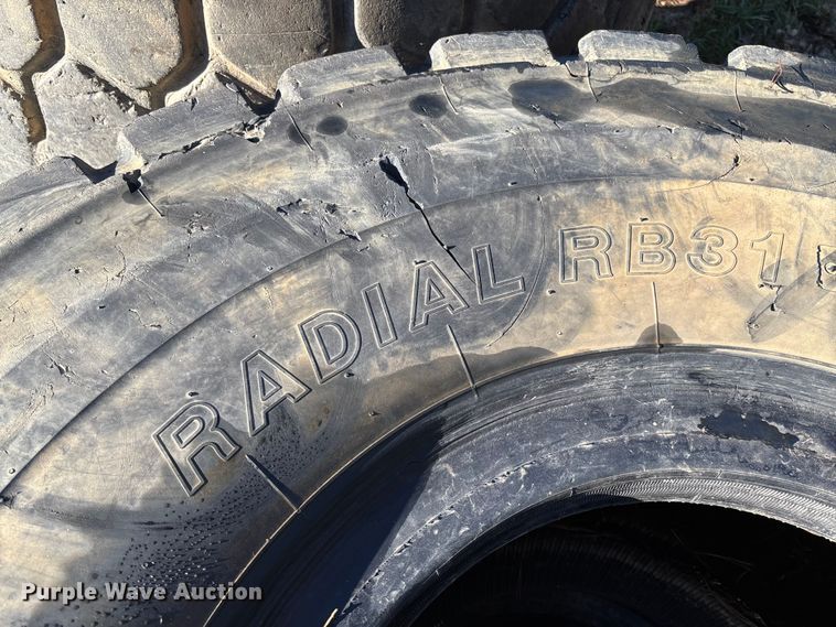 image for item EV3214 (4) Yokohama 29.5R25 tires