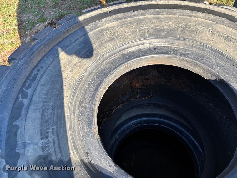 image for item EV3214 (4) Yokohama 29.5R25 tires