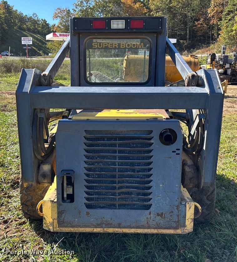 image for item EV3217 2000 New Holland LS180 skid steer loader