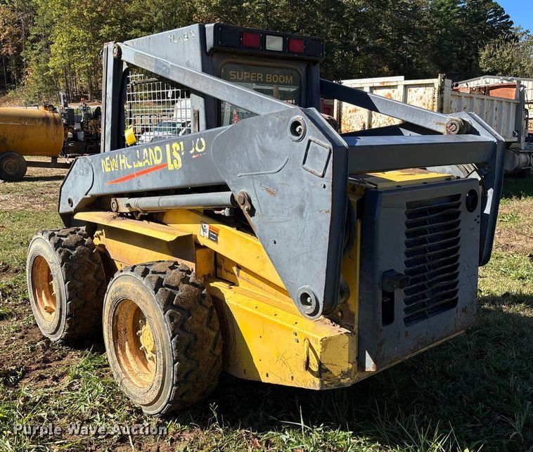 image for item EV3217 2000 New Holland LS180 skid steer loader