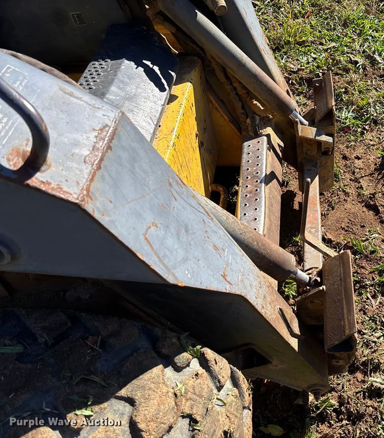 image for item EV3217 2000 New Holland LS180 skid steer loader