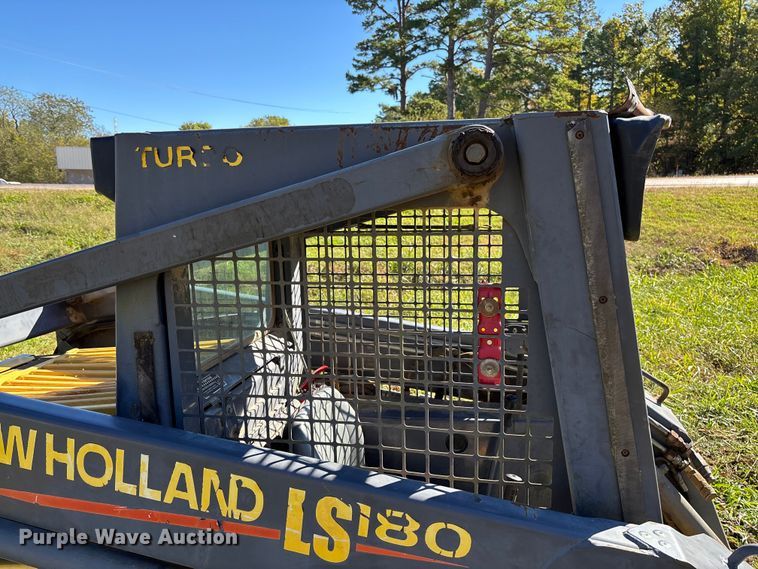 image for item EV3217 2000 New Holland LS180 skid steer loader