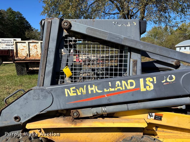 image for item EV3217 2000 New Holland LS180 skid steer loader