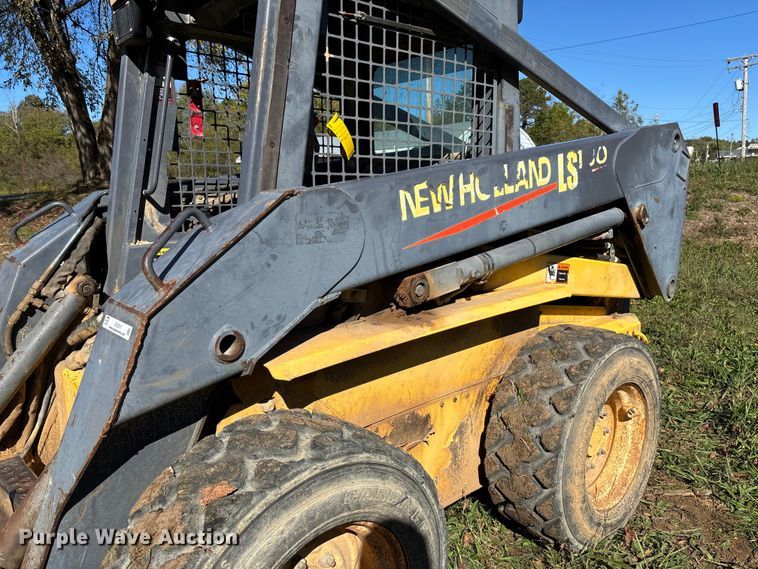 image for item EV3217 2000 New Holland LS180 skid steer loader