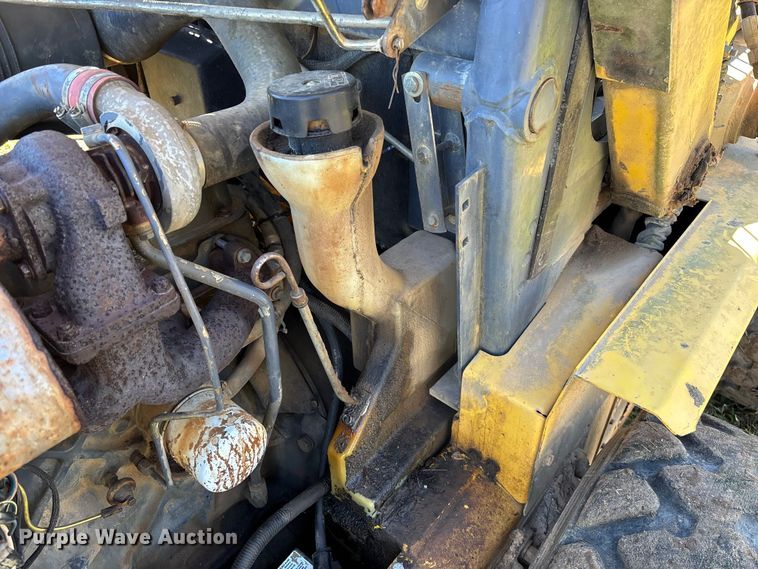 image for item EV3217 2000 New Holland LS180 skid steer loader