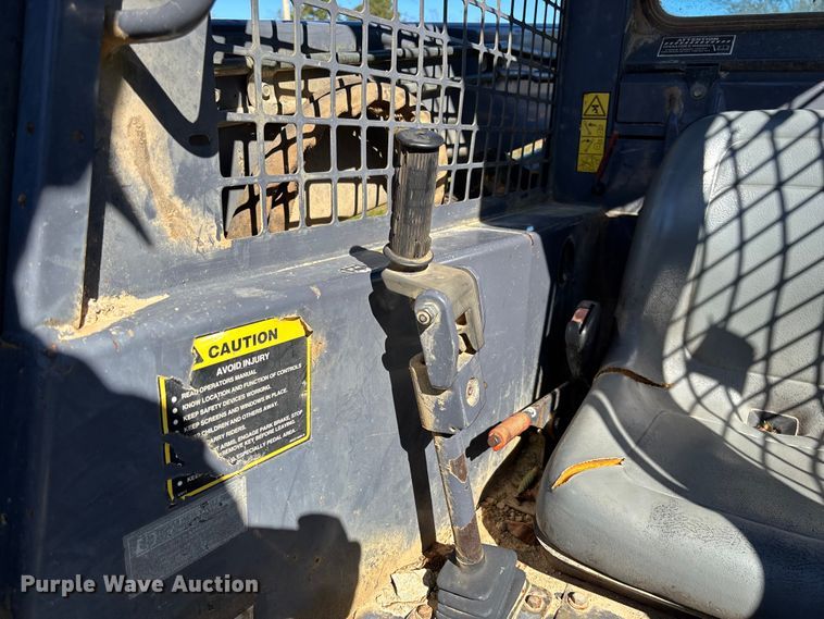 image for item EV3217 2000 New Holland LS180 skid steer loader