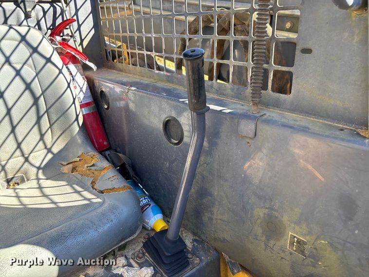 image for item EV3217 2000 New Holland LS180 skid steer loader