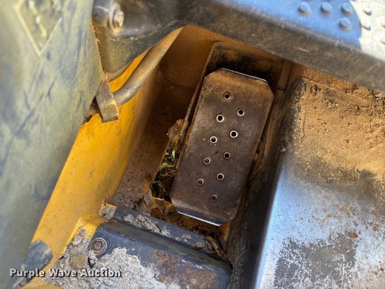 image for item EV3217 2000 New Holland LS180 skid steer loader