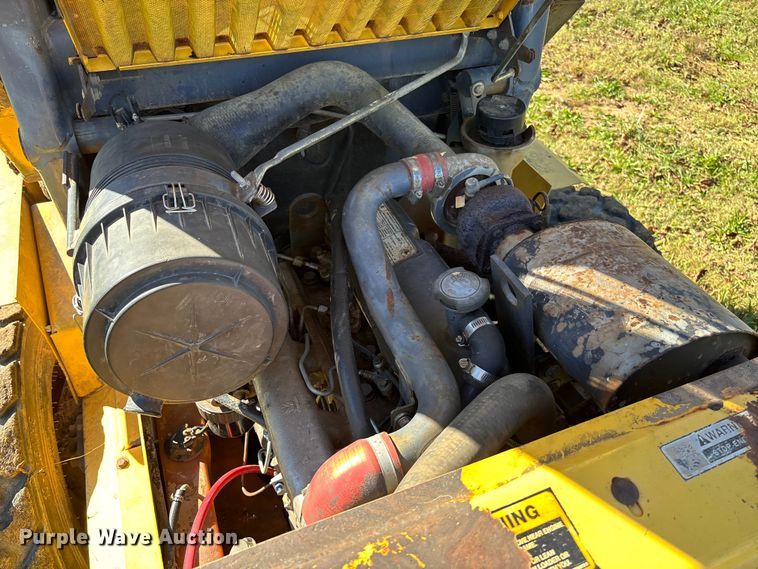 image for item EV3217 2000 New Holland LS180 skid steer loader