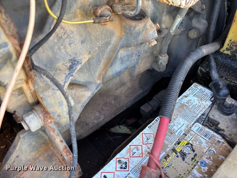 image for item EV3217 2000 New Holland LS180 skid steer loader