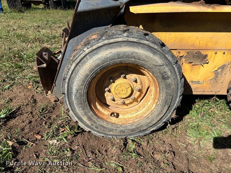 image for item EV3217 2000 New Holland LS180 skid steer loader