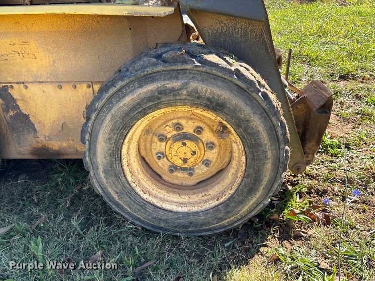 image for item EV3217 2000 New Holland LS180 skid steer loader