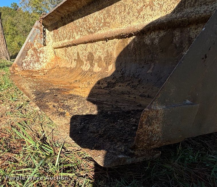 image for item EV3217 2000 New Holland LS180 skid steer loader