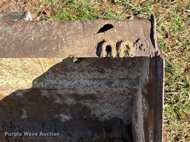 image for item EV3217 2000 New Holland LS180 skid steer loader