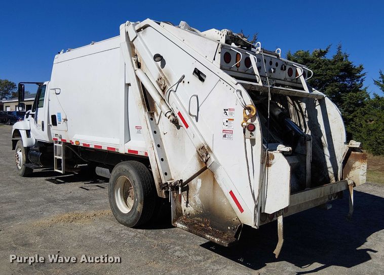 image for item EV5399 2008 International 7300 refuse truck