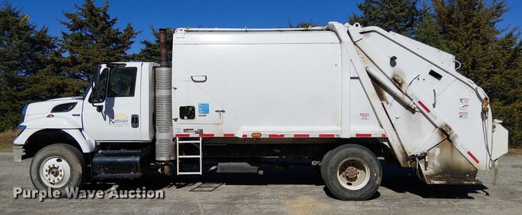 image for item EV5399 2008 International 7300 refuse truck