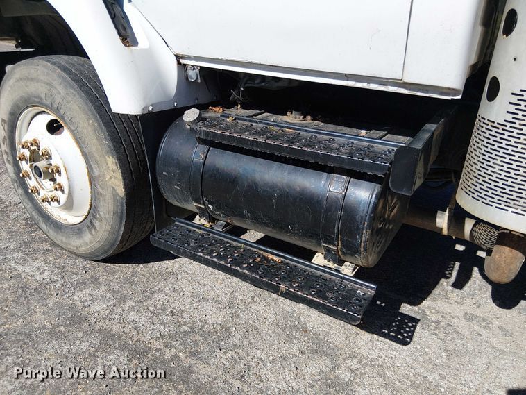 image for item EV5399 2008 International 7300 refuse truck