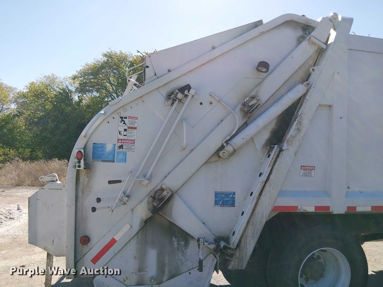 image for item EV5399 2008 International 7300 refuse truck