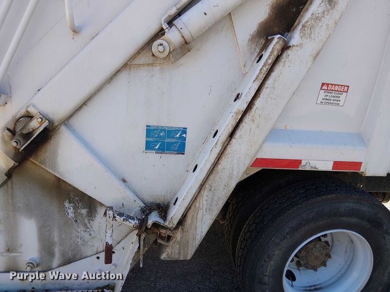 image for item EV5399 2008 International 7300 refuse truck