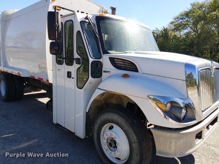 image for item EV5399 2008 International 7300 refuse truck