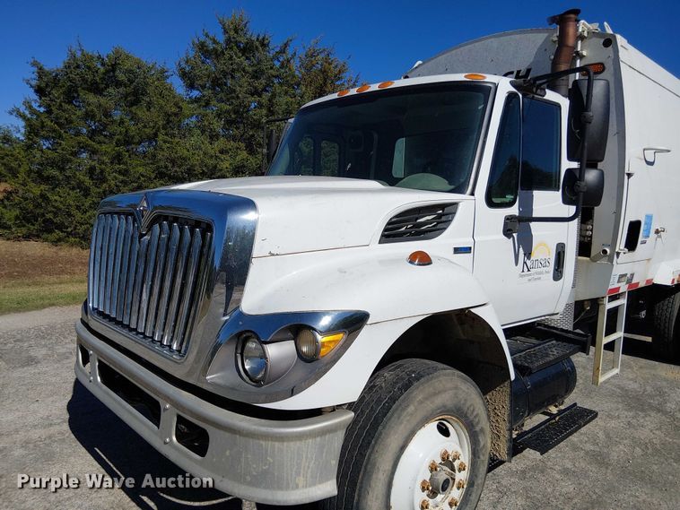 image for item EV5399 2008 International 7300 refuse truck
