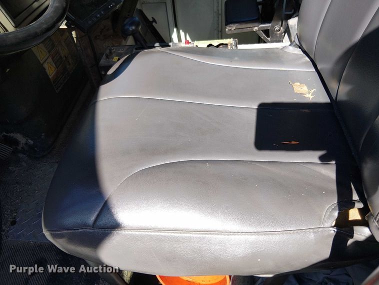 image for item EV5399 2008 International 7300 refuse truck