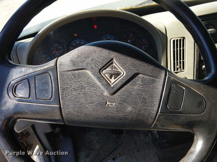 image for item EV5399 2008 International 7300 refuse truck