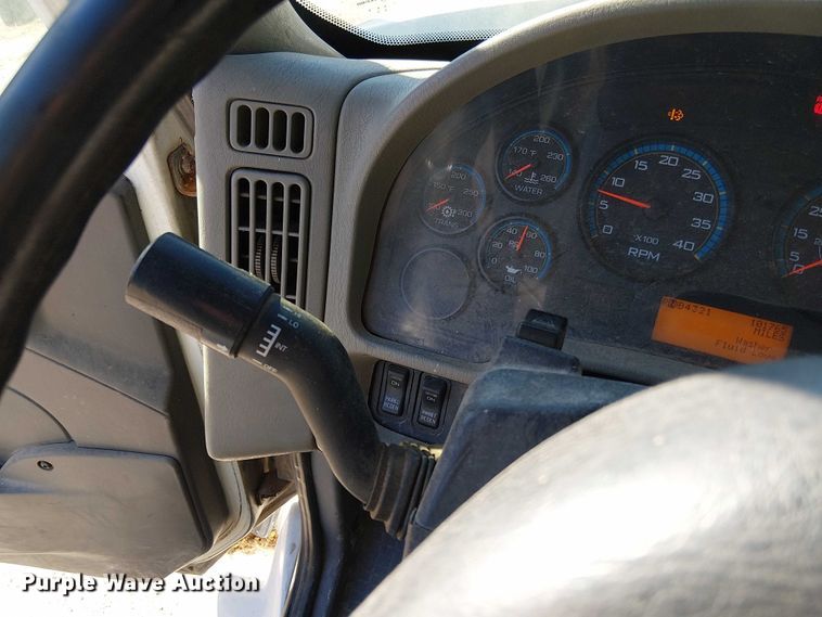 image for item EV5399 2008 International 7300 refuse truck