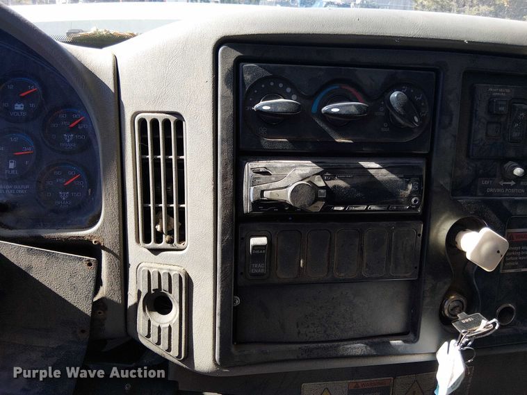 image for item EV5399 2008 International 7300 refuse truck