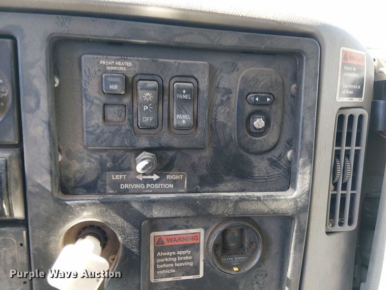 image for item EV5399 2008 International 7300 refuse truck