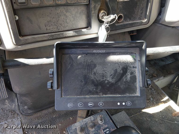 image for item EV5399 2008 International 7300 refuse truck