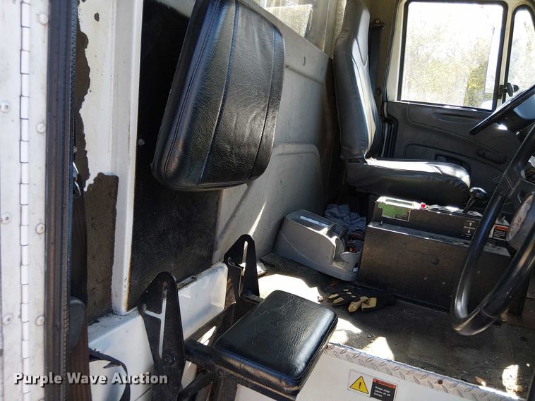 image for item EV5399 2008 International 7300 refuse truck