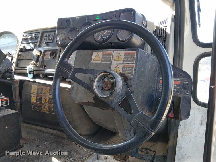 image for item EV5399 2008 International 7300 refuse truck