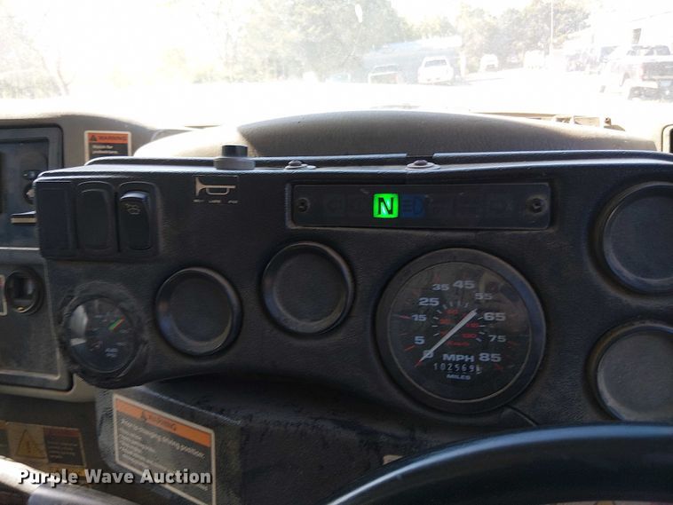 image for item EV5399 2008 International 7300 refuse truck