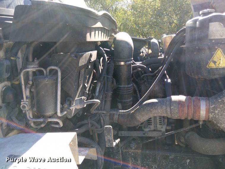 image for item EV5399 2008 International 7300 refuse truck