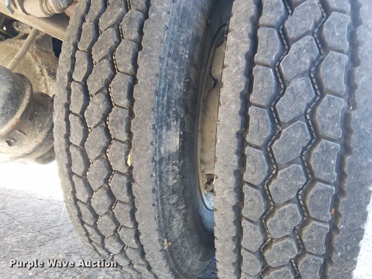 image for item EV5399 2008 International 7300 refuse truck