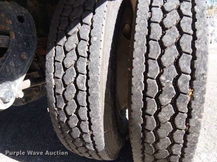 image for item EV5399 2008 International 7300 refuse truck