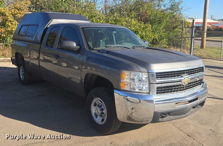 image for item EV5400 2008 Chevrolet 2500 Ext. Cab pickup truck