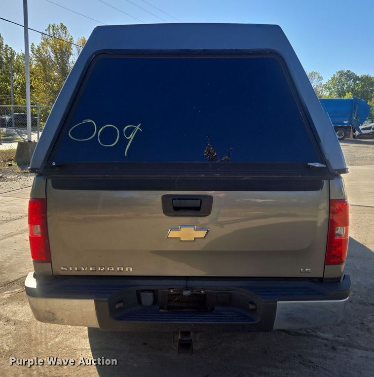 image for item EV5400 2008 Chevrolet 2500 Ext. Cab pickup truck