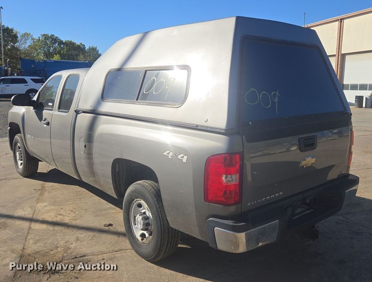 image for item EV5400 2008 Chevrolet 2500 Ext. Cab pickup truck