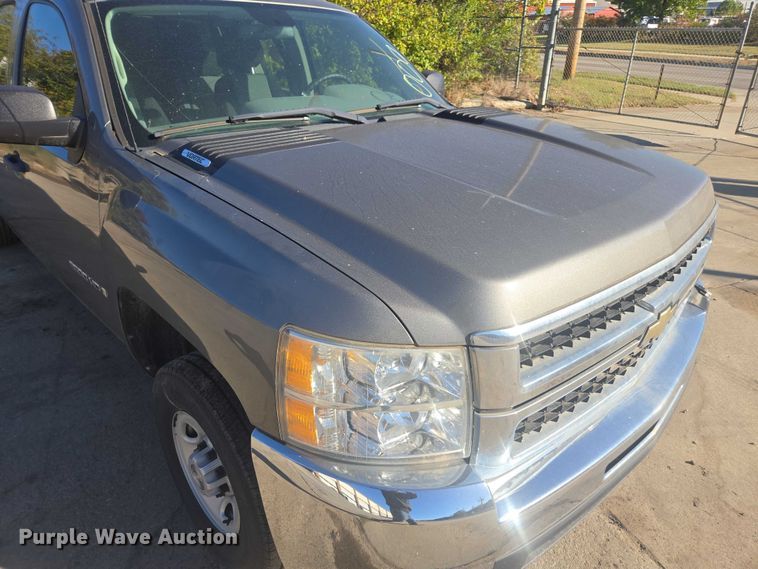 image for item EV5400 2008 Chevrolet 2500 Ext. Cab pickup truck