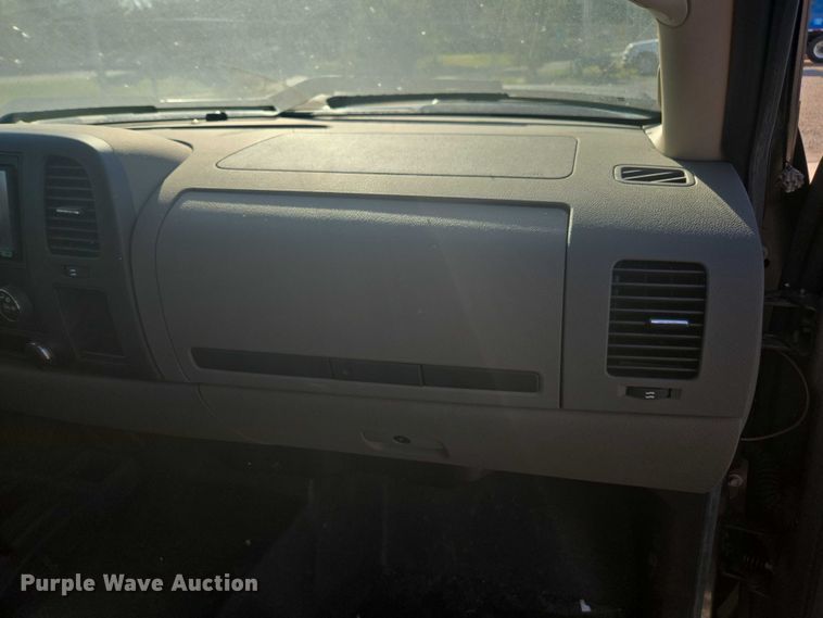 image for item EV5400 2008 Chevrolet 2500 Ext. Cab pickup truck