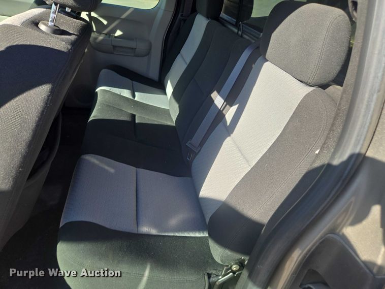 image for item EV5400 2008 Chevrolet 2500 Ext. Cab pickup truck