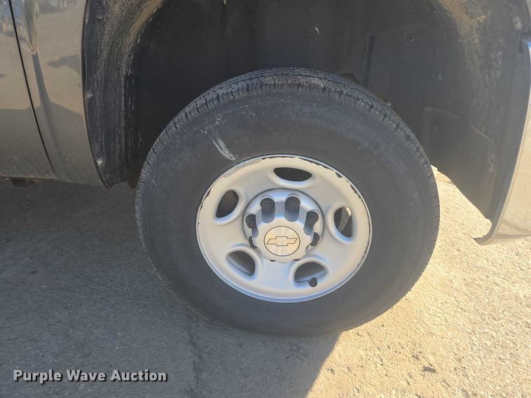 image for item EV5400 2008 Chevrolet 2500 Ext. Cab pickup truck