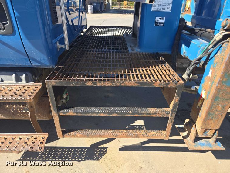 image for item EV5401 2012 International Durastar grapple truck